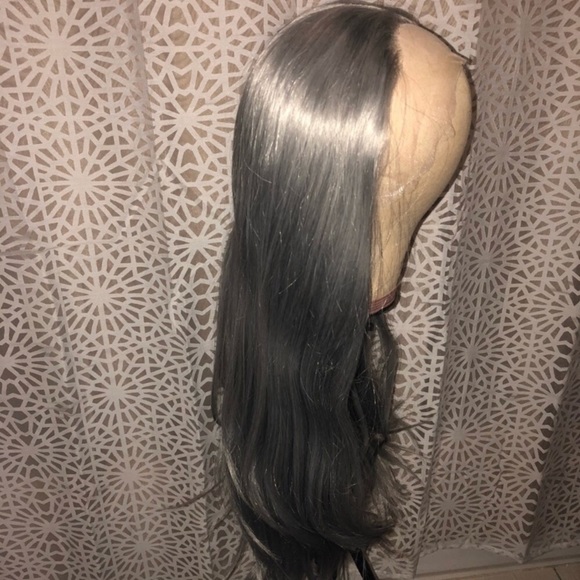?Stasha  26 GREY LACE FRONT Synthetic Wig *NWT*